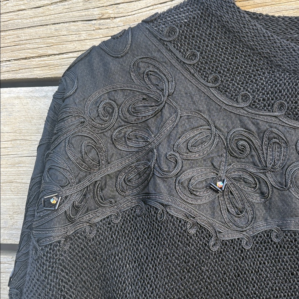 Vintage Black Sweater with Embroidered Beaded Detail – Josephes - Picture 4 of 8